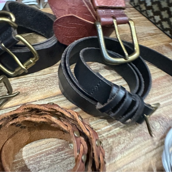 Bundle of Leather Belts: SIZE L - Picture 6 of 9